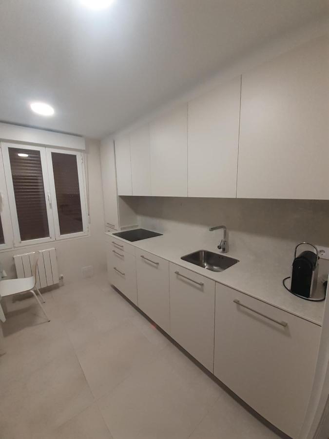 Moderno, céntrico. Perfecto para familias. Vitoria Exterior foto