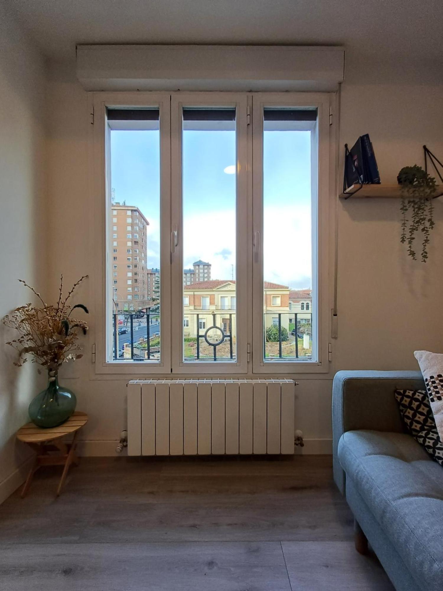 Moderno, céntrico. Perfecto para familias. Vitoria Exterior foto
