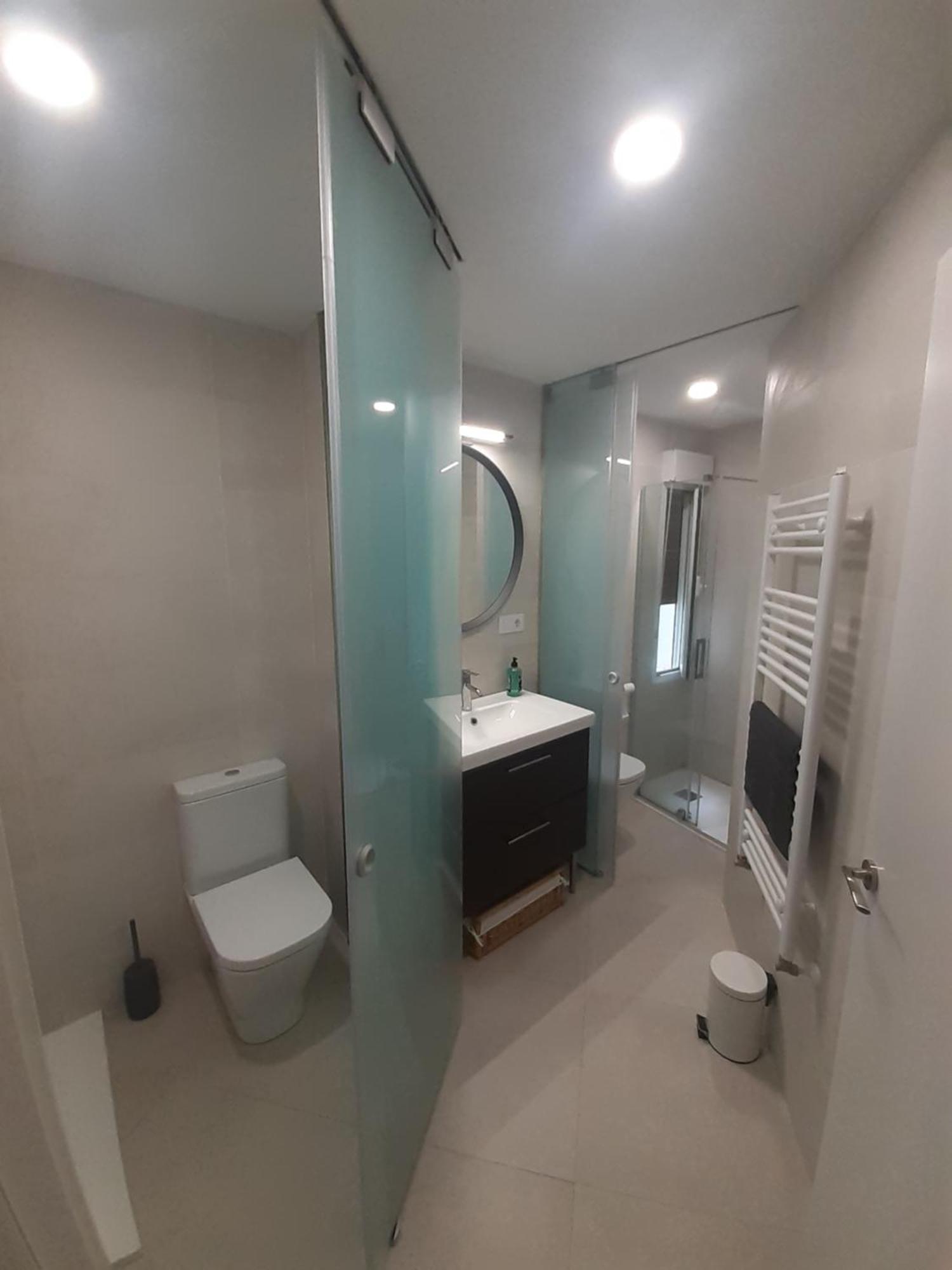 Moderno, céntrico. Perfecto para familias. Vitoria Exterior foto